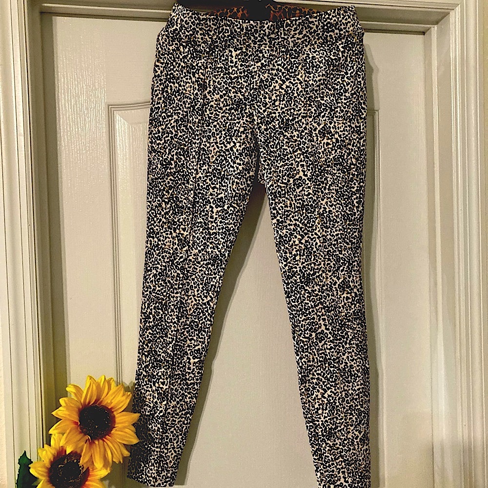 Old Navy Stevie High Rise Leopard Print pants! Stretch ankle length New SZ Small